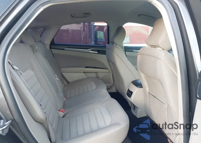 3FA6P0HD4LR114574: 43933429