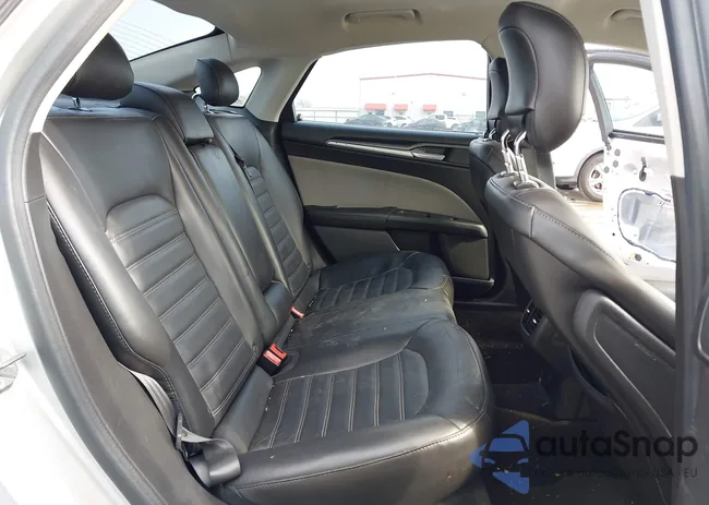 3FA6P0HD5ER377062: 43933711