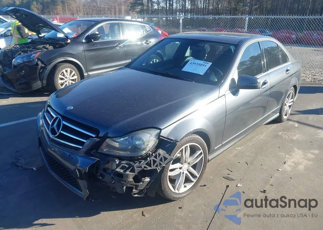 WDDGF4HB3EA933991: 43935091