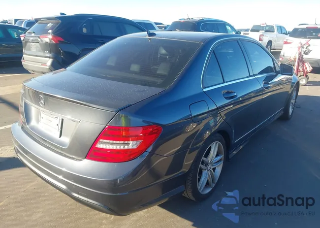 WDDGF4HB3EA933991: 43935091