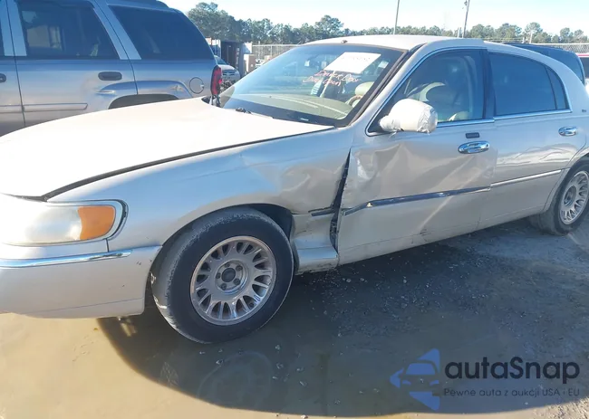 1LNHM83W2YY913874: 43935152