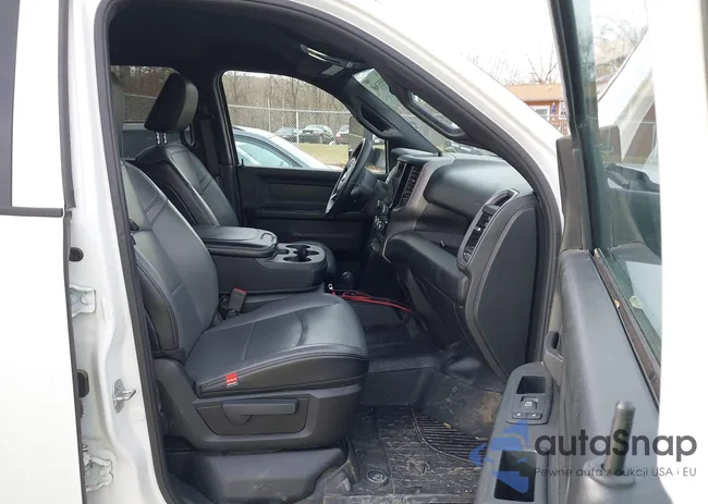 3C6UR5HJ5NG202456: 43935360