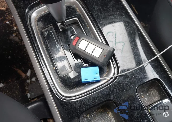 JA4AD3A32LZ041128: 43934597