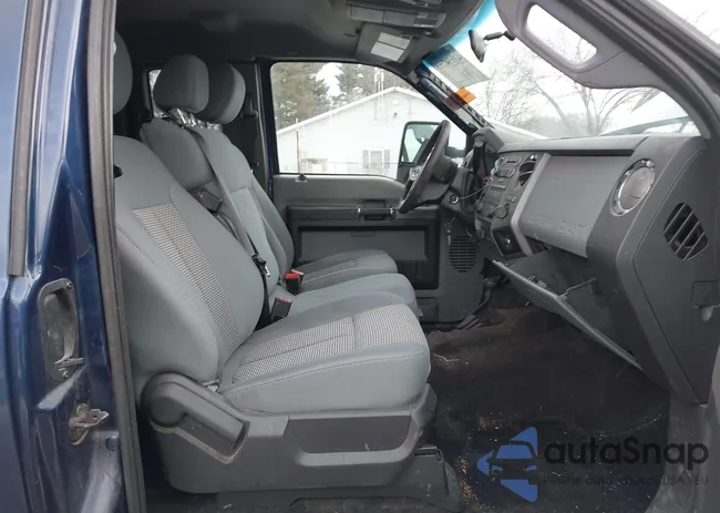 1FT7X2B68CED23288: 43934733