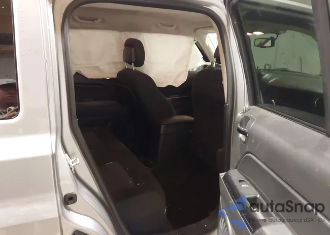 1C4NJPBBXGD603566: 43934764