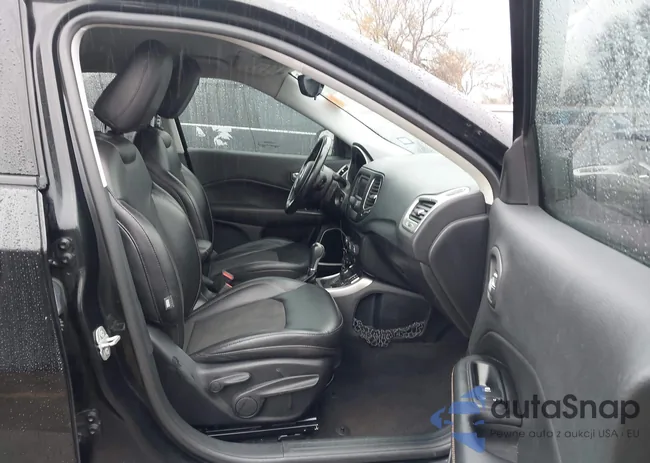 3C4NJDBB3JT307174: 43935990