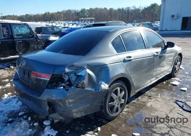 1HGCP2F3XCA149621: 43935991