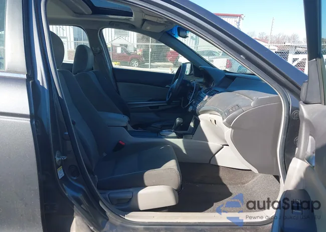 1HGCP26708A016733: 43935542