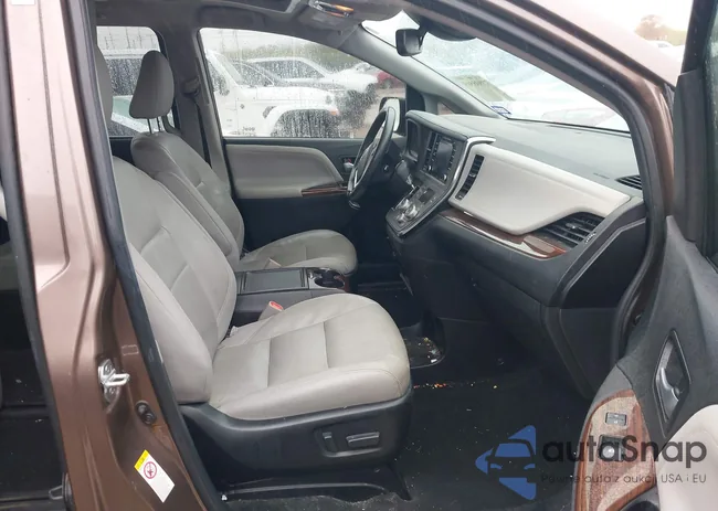 5TDYZ3DCXJS962853: 43935565