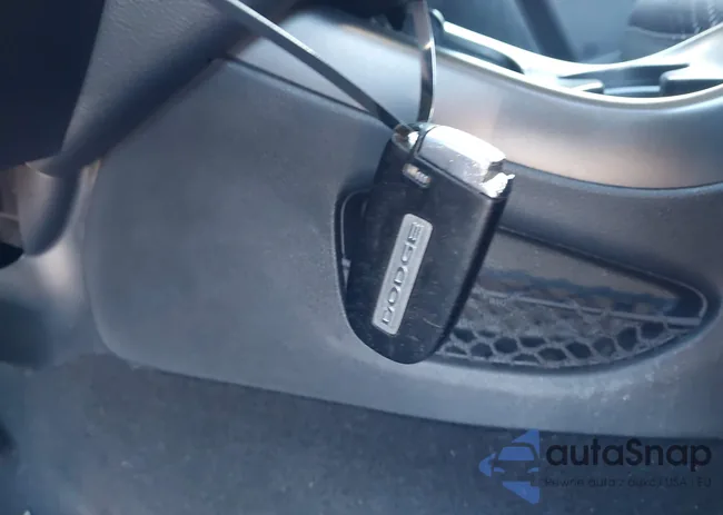 3C4PDDBG0HT525045: 43935592