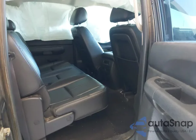 1GCPKSE7XCF114468: 43935598