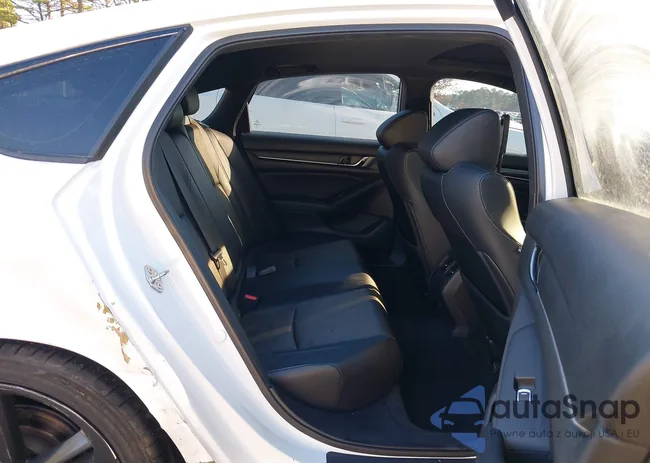 1HGCV2F34JA032359: 43937185