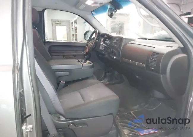 1GCRKSE7XCZ221995: 43937244