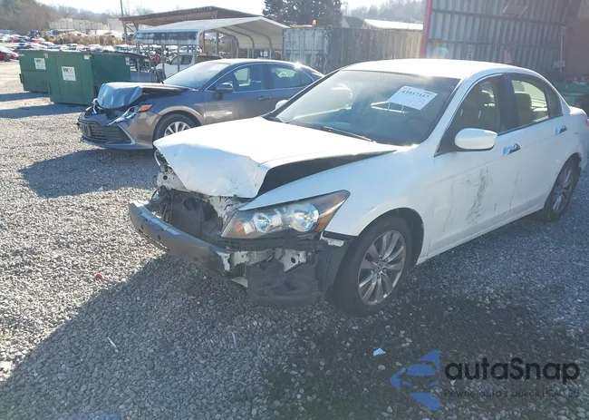 1HGCP3F82CA017549: 43937357