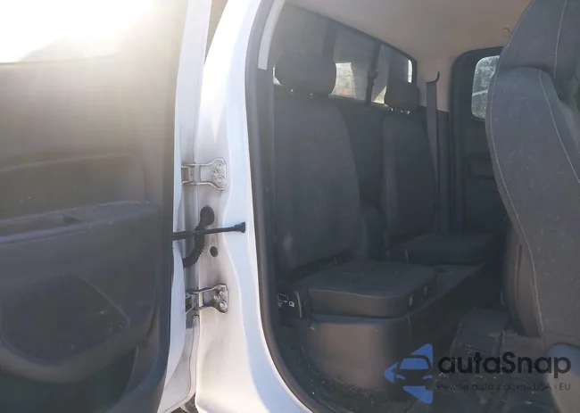 1GCHTCEN3J1167562: 43936623