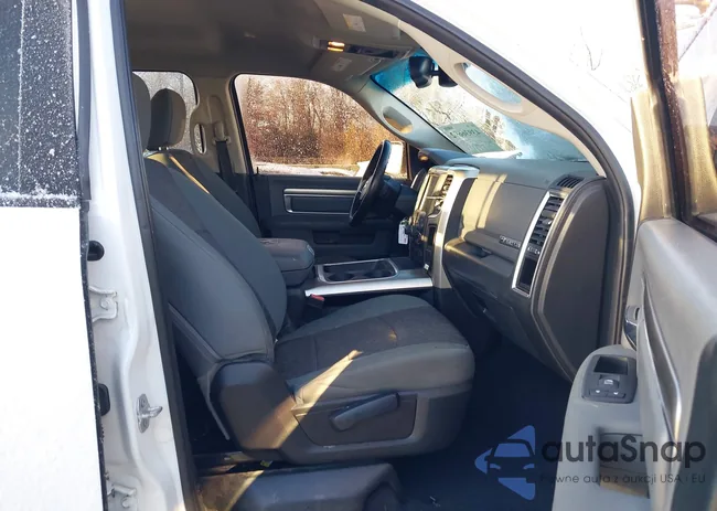 1C6RR7GG8JS218483: 43936692