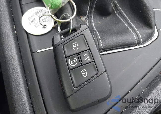 3VVRX7B20NM086104: 43938008