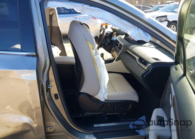 2T2HZMAA3NC238523: 43938155