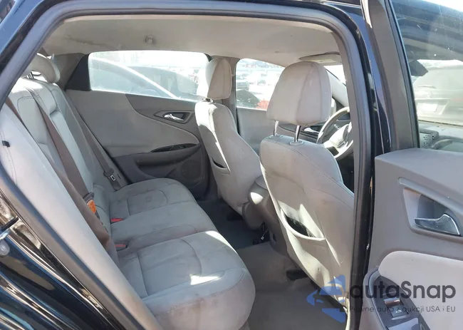 1G1ZB5ST6HF114012: 43938772