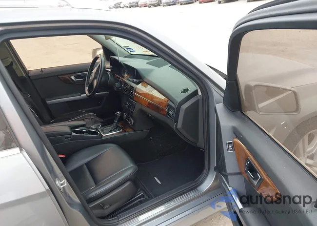 WDCGG8HB8CF792084: 43938909