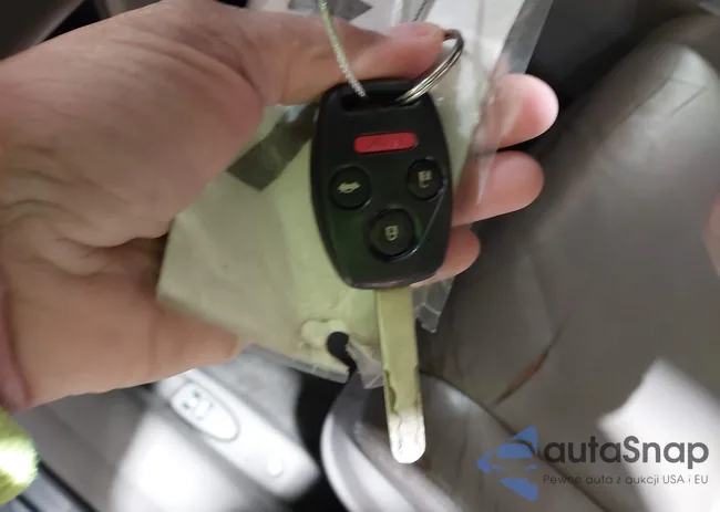 1HGCP2F83CA079035: 43939054