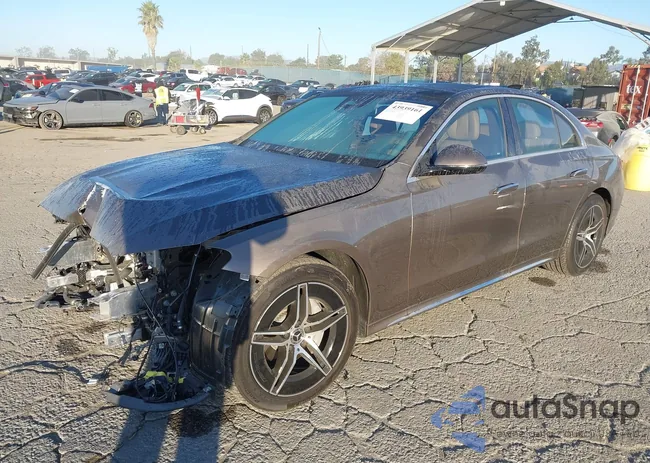 W1KLF4HB1RA022045: 43939161