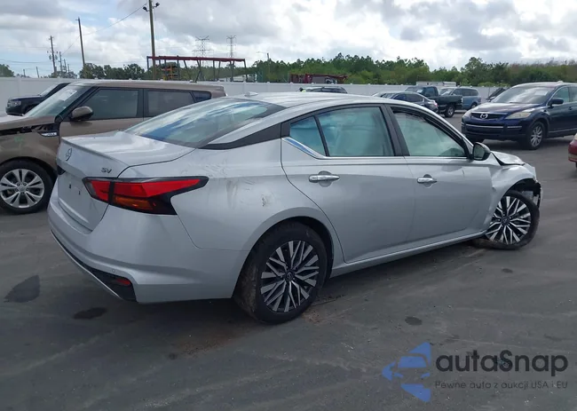 1N4BL4DV8RN303126: 43939214