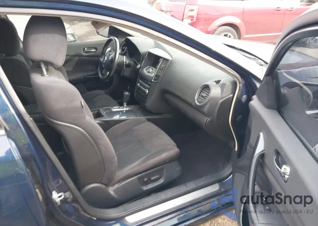 1N4AA5AP5CC820853: 43938400