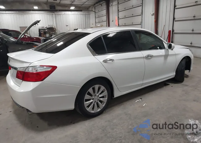 1HGCR2F82FA048082: 43940179