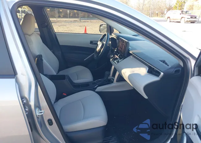 7MUAAAAG4RV076565: 43940359