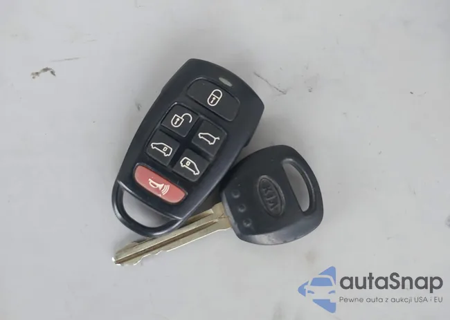 KNDMB233596305582: 43939666