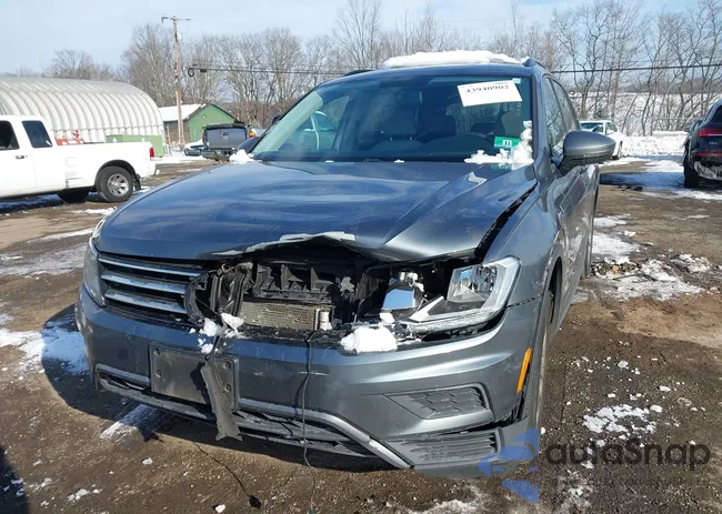 3VV0B7AX2KM017818: 43940902