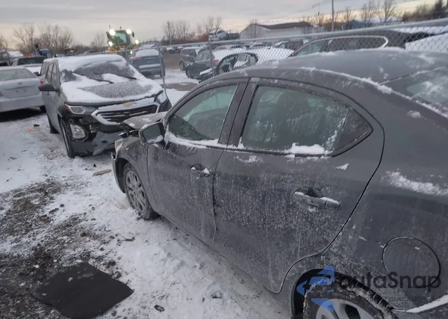 3MYDLBYV0HY184573: 43941230