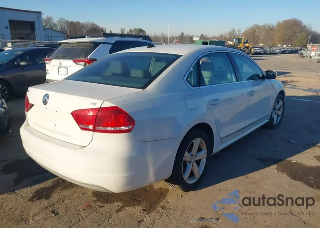 1VWBH7A30DC096555: 43941280