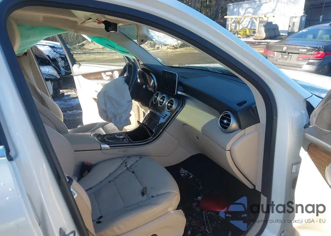 WDC0G4KB8KV165215: 43941299