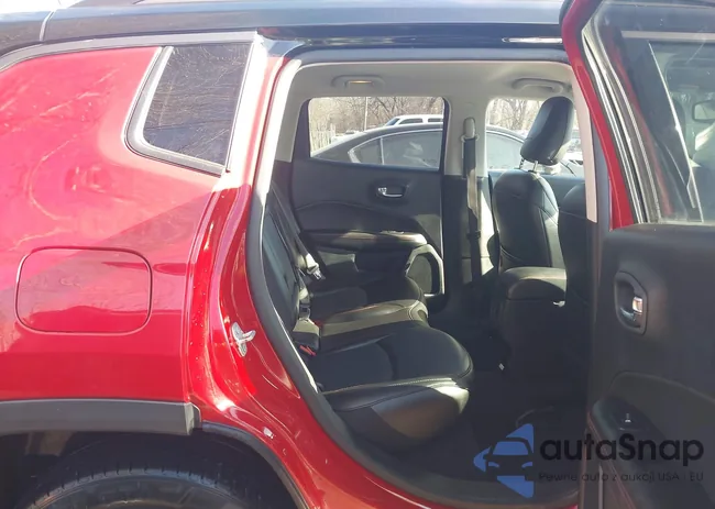 3C4NJDDB8LT155733: 43940397