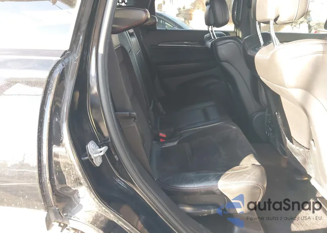 1C4RJFLG7JC135055: 43940434