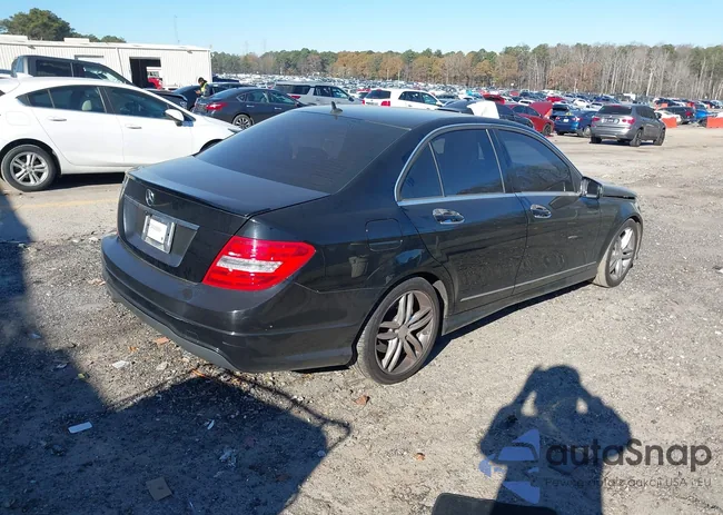 WDDGF4HB0DR283873: 43940723