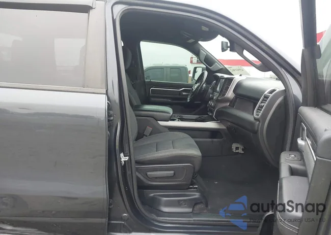 1C6SRFFT4KN695096: 43941902