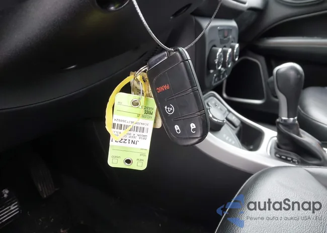 3C4NJDBB6JT360824: 43941953