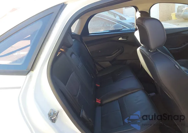 1FADP3F20GL200740: 43942140