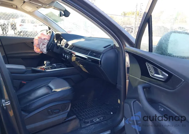 WA1LAAF71JD035686: 43942366