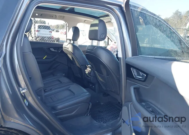 WA1LAAF71JD035686: 43942366