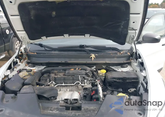 1C4PJLAB1FW631553: 43942369