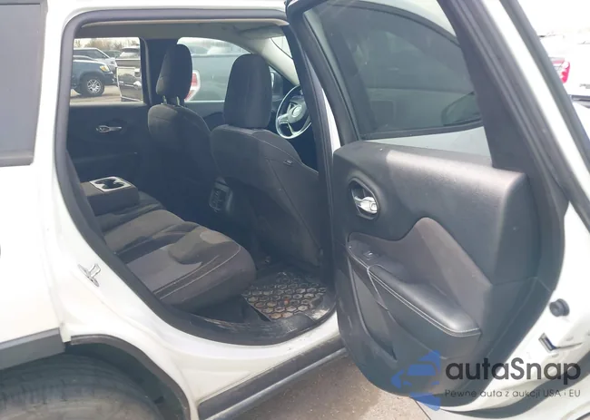 1C4PJLAB1FW631553: 43942369