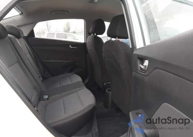 3KPC24A31JE032276: 43941663