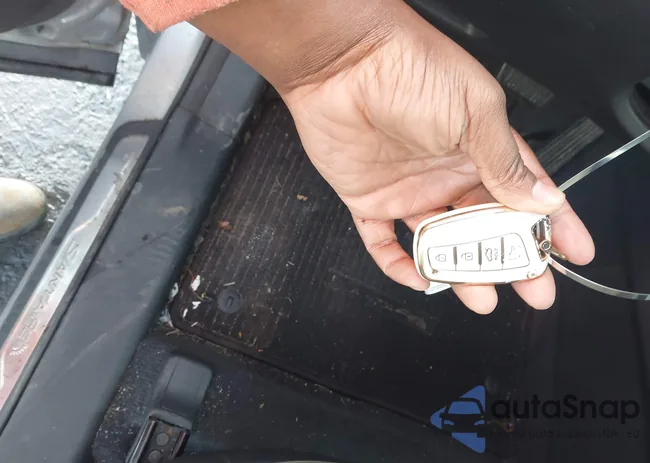 KM8SR4HF3HU244594: 43941717