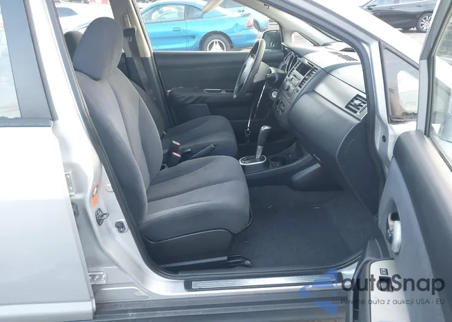 3N1BC13E79L473104: 43941750