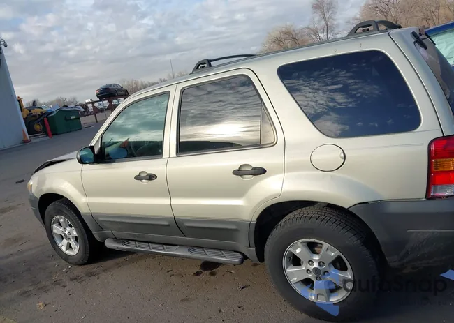 1FMYU03195KA88887: 43942781