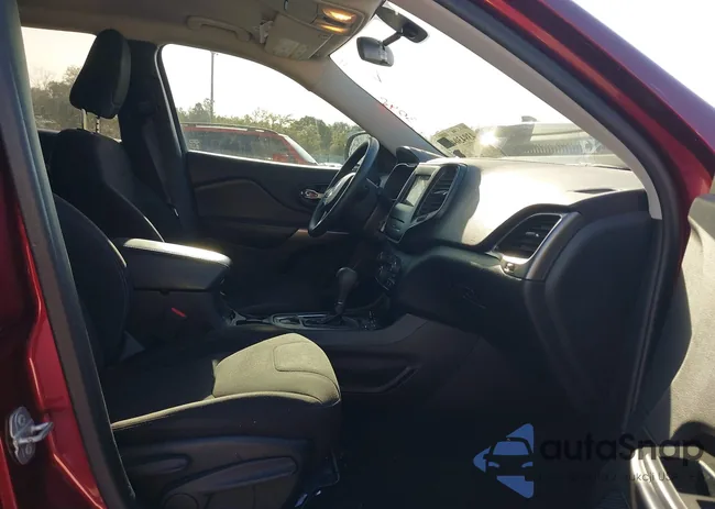 1C4PJLCB0KD160823: 43943048